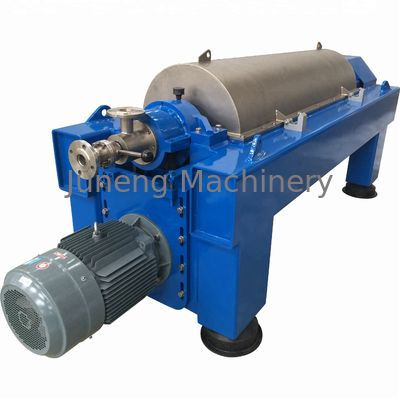 شراء Three Phase Horizontal Decanter Centrifuge for Oil Sludge Water Separation with 22/5.5 kw Motor Power and 3200r/min Speed online manufacture